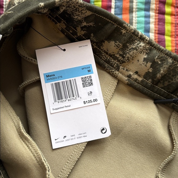 Sale $40 Nike tech fleece size medium slim fit tapered leg,  Camouflage nwt - Picture 16 of 16